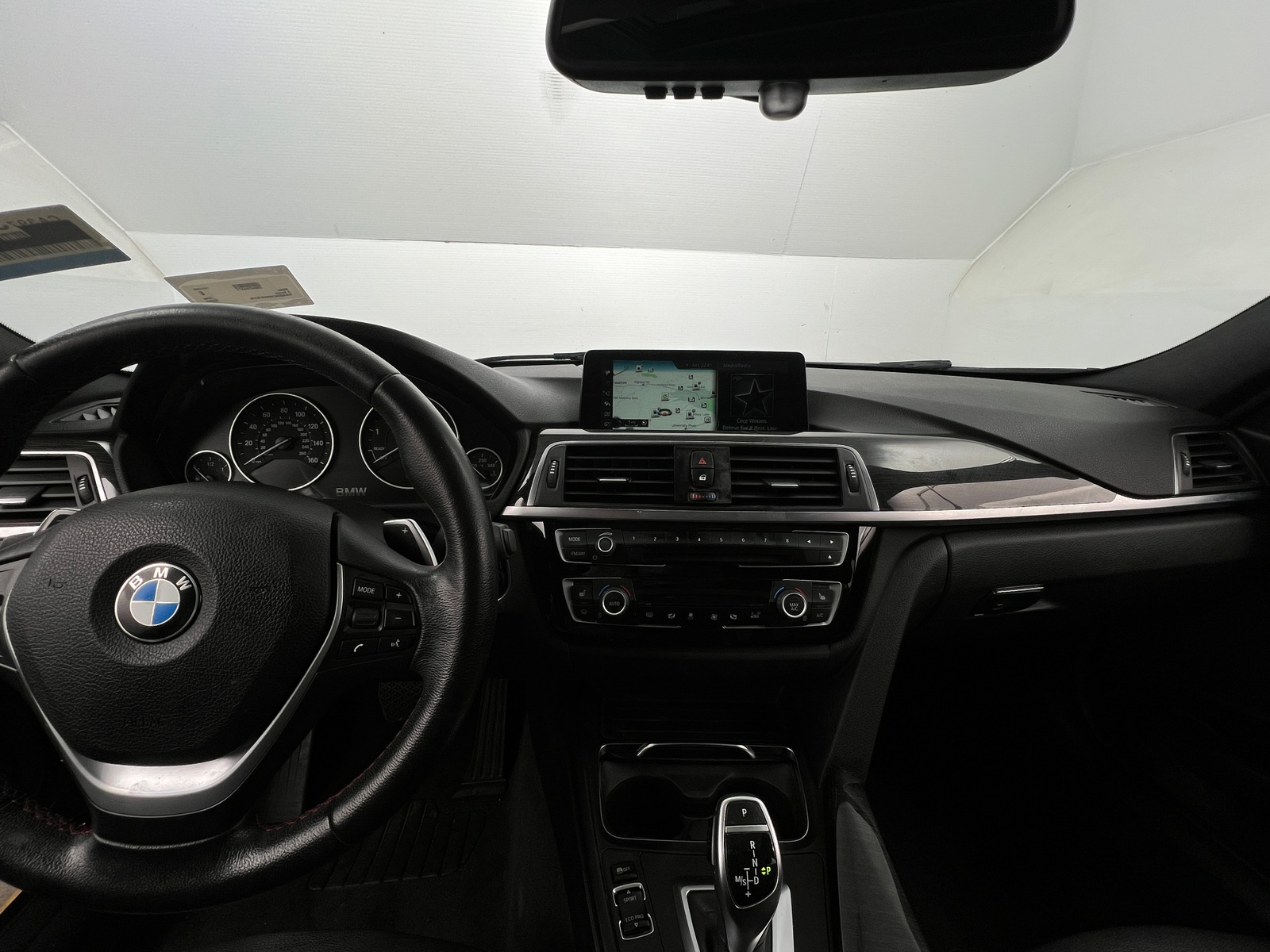 Thumbnail: 2017 BMW 3 Series - 2