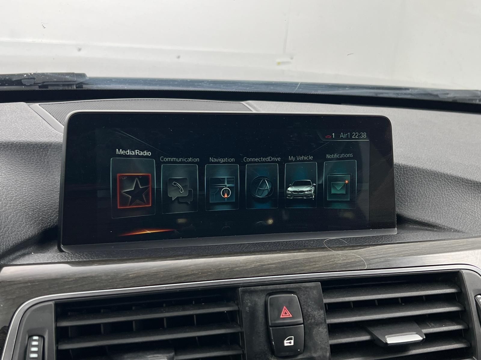 Thumbnail: 2017 BMW 3 Series - 3