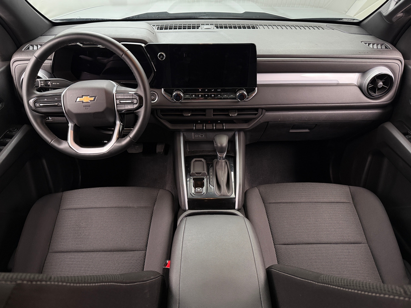 Thumbnail: 2023 Chevrolet Colorado - 3