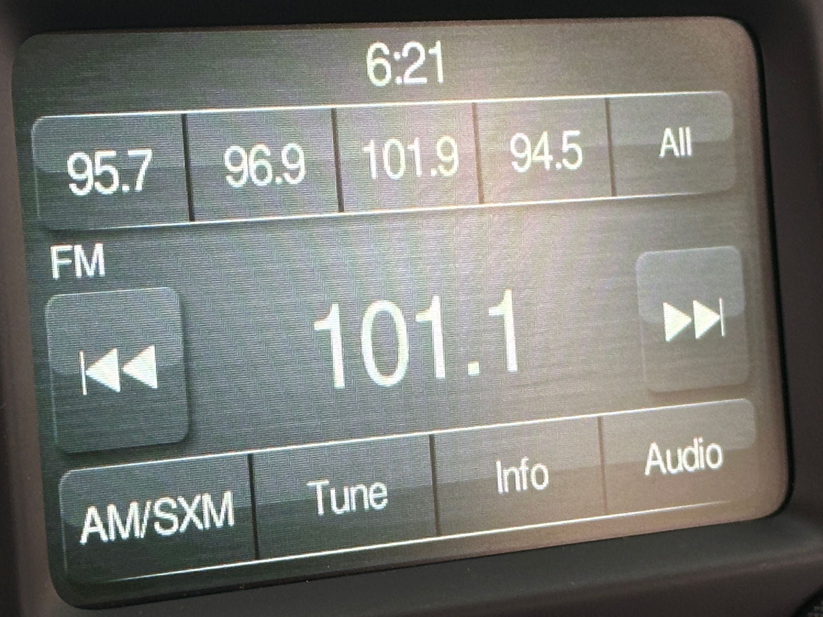 Thumbnail: 2019 RAM 1500 Classic - 4