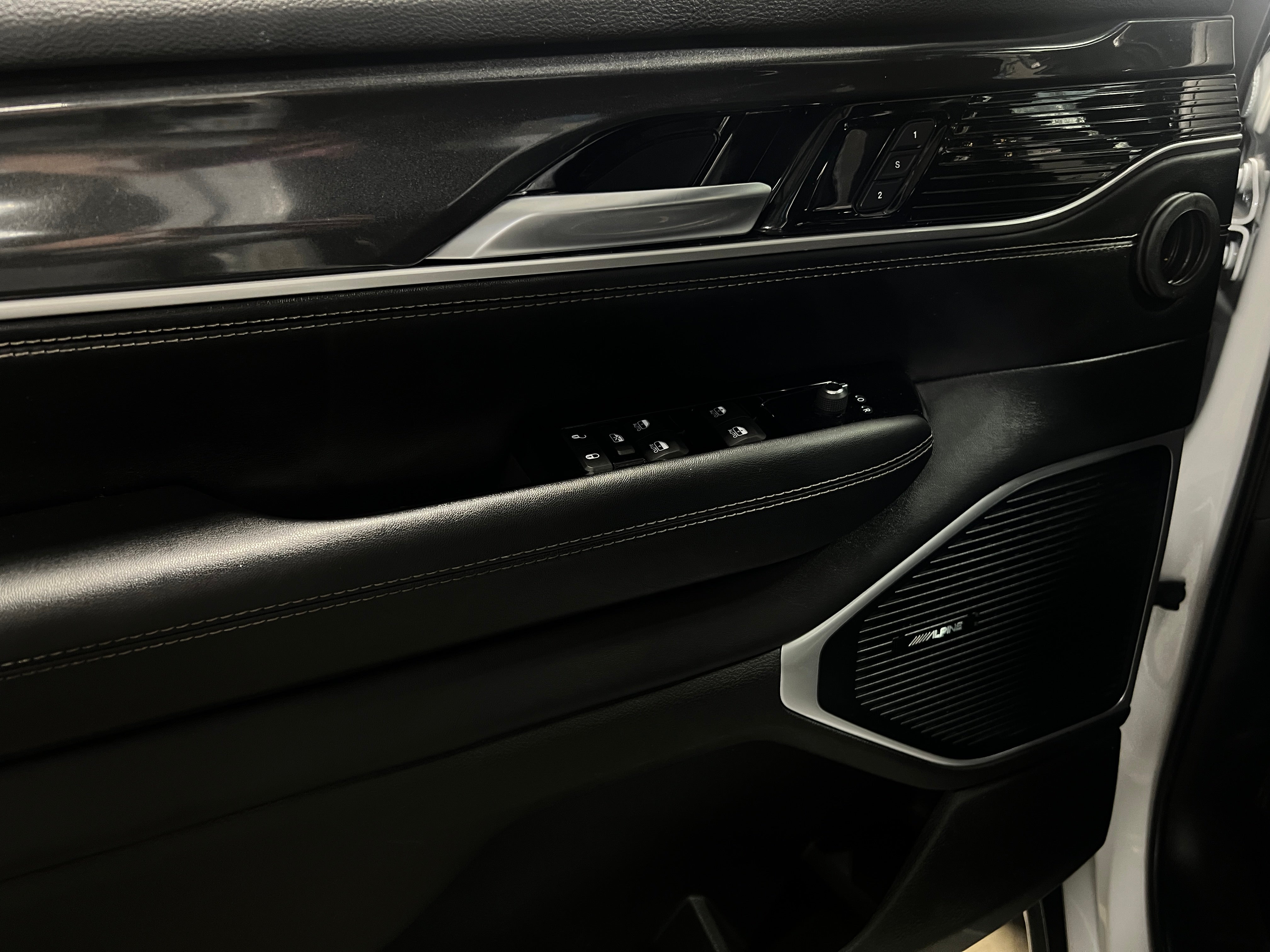 2023 Jeep Wagoneer L