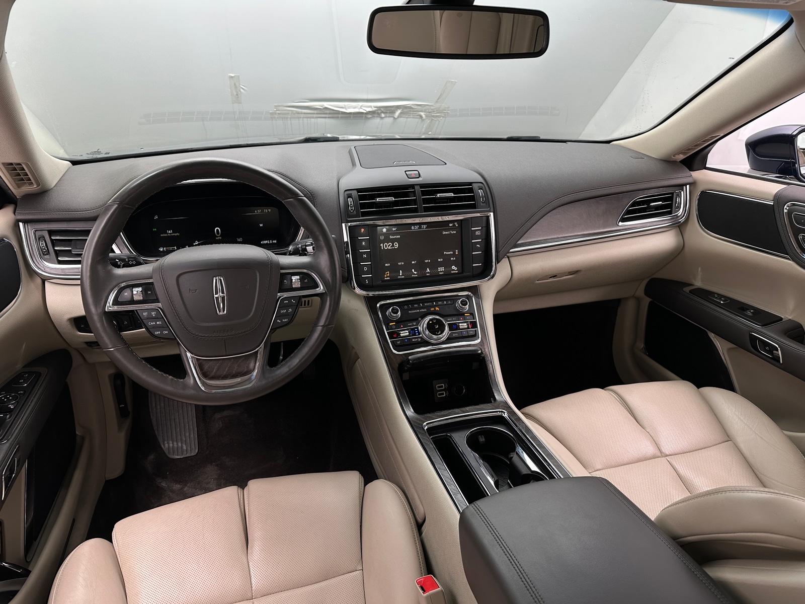 Thumbnail: 2017 Lincoln Continental - 2