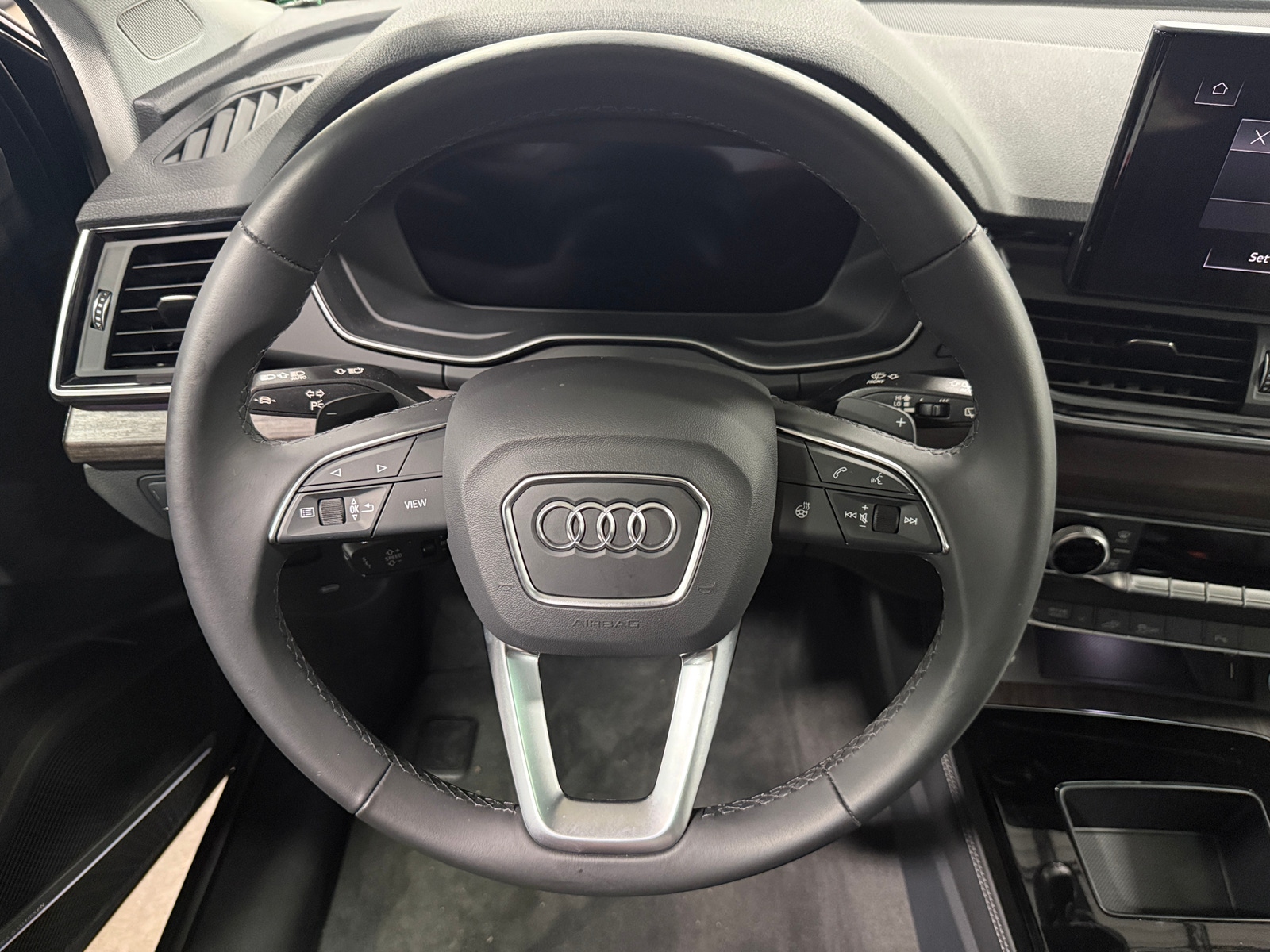 Thumbnail: 2025 Audi Q5 - 4