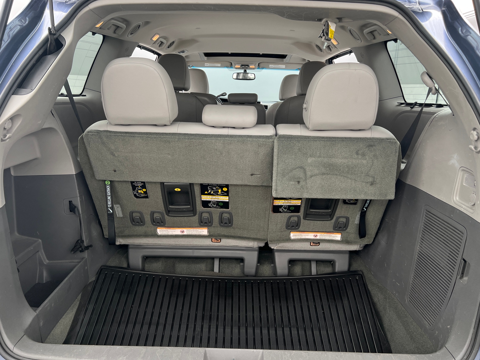 Thumbnail: 2017 Toyota Sienna - 6