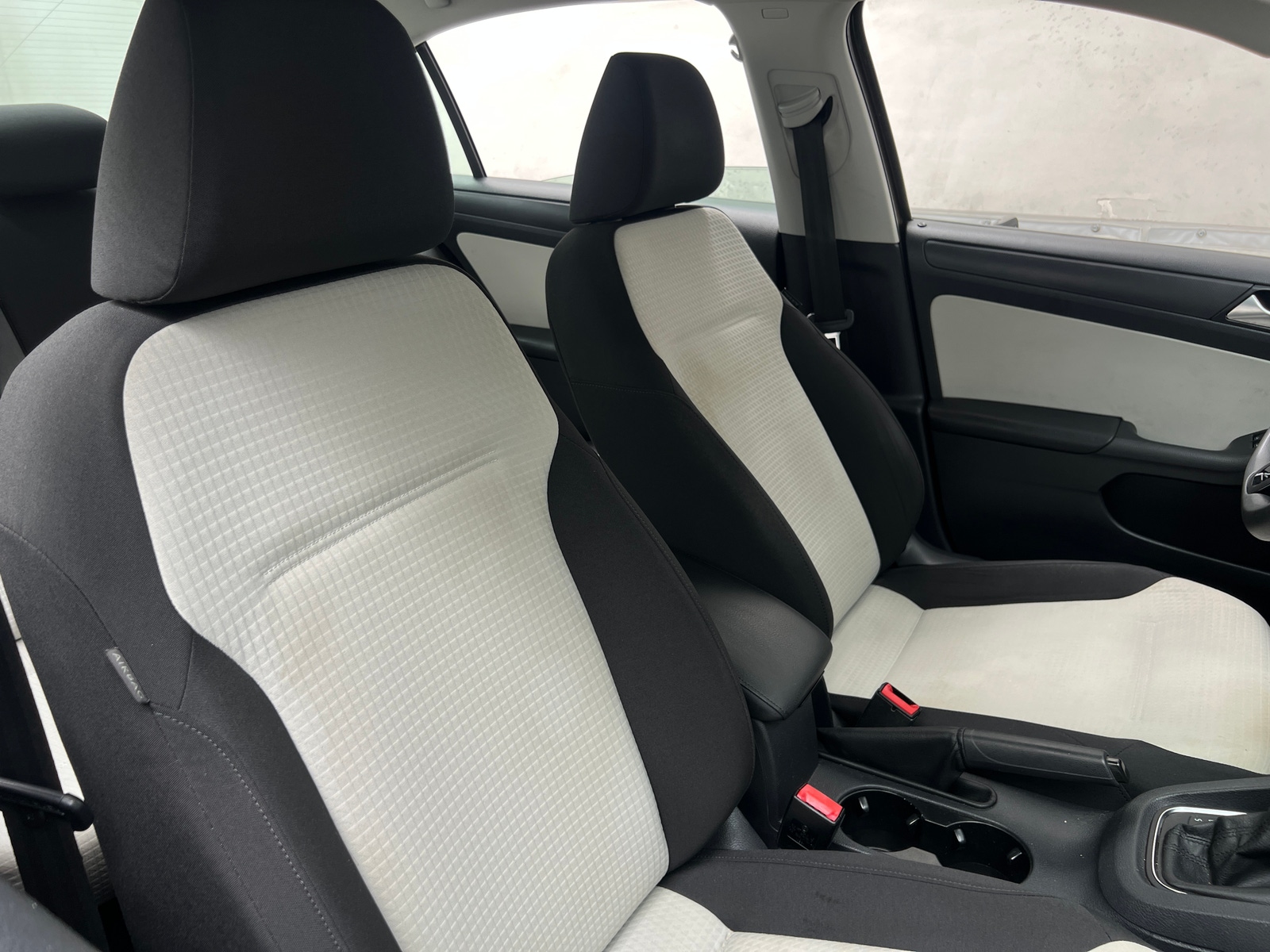 Thumbnail: 2015 Volkswagen Jetta - 2