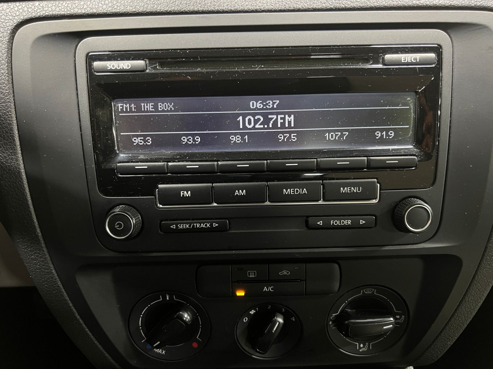 Thumbnail: 2015 Volkswagen Jetta - 4