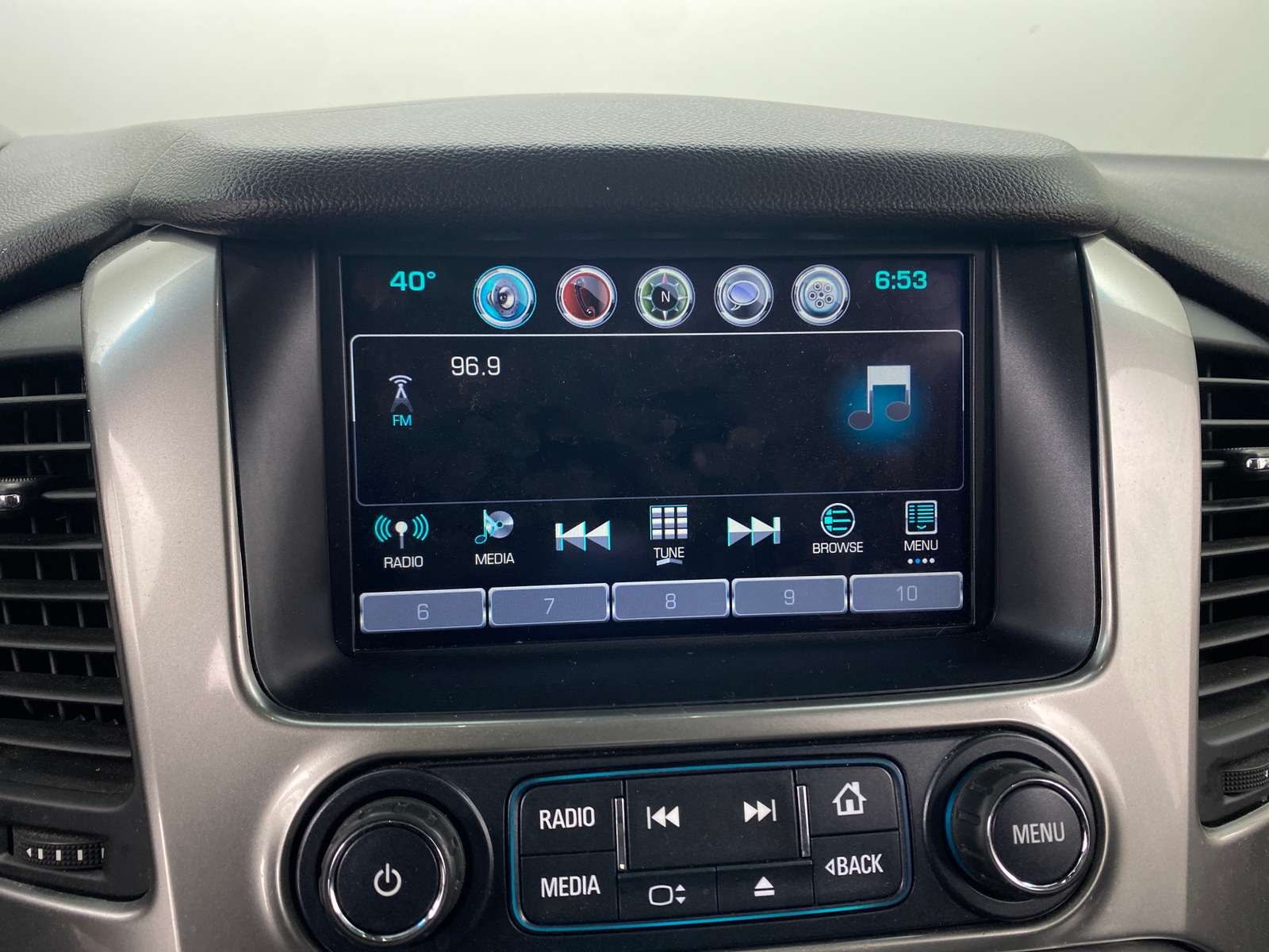 Thumbnail: 2016 Chevrolet Tahoe - 3