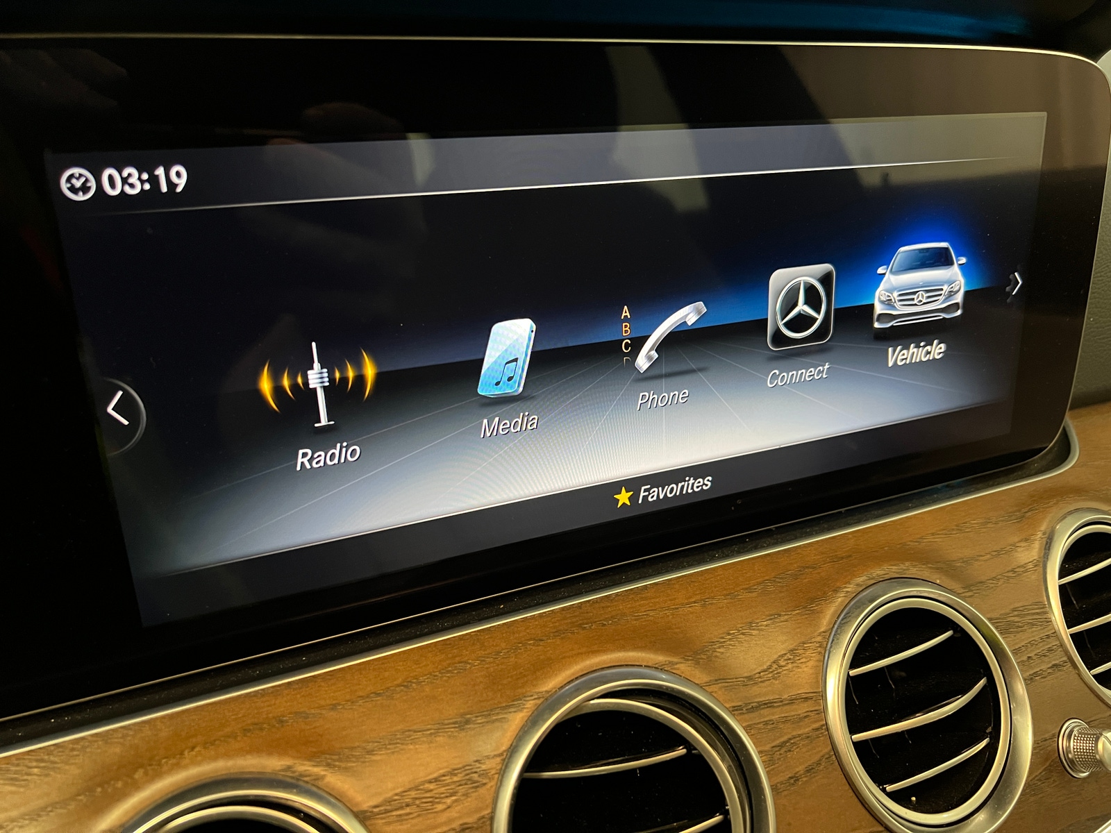 Thumbnail: 2020 Mercedes-Benz E-Class - 3