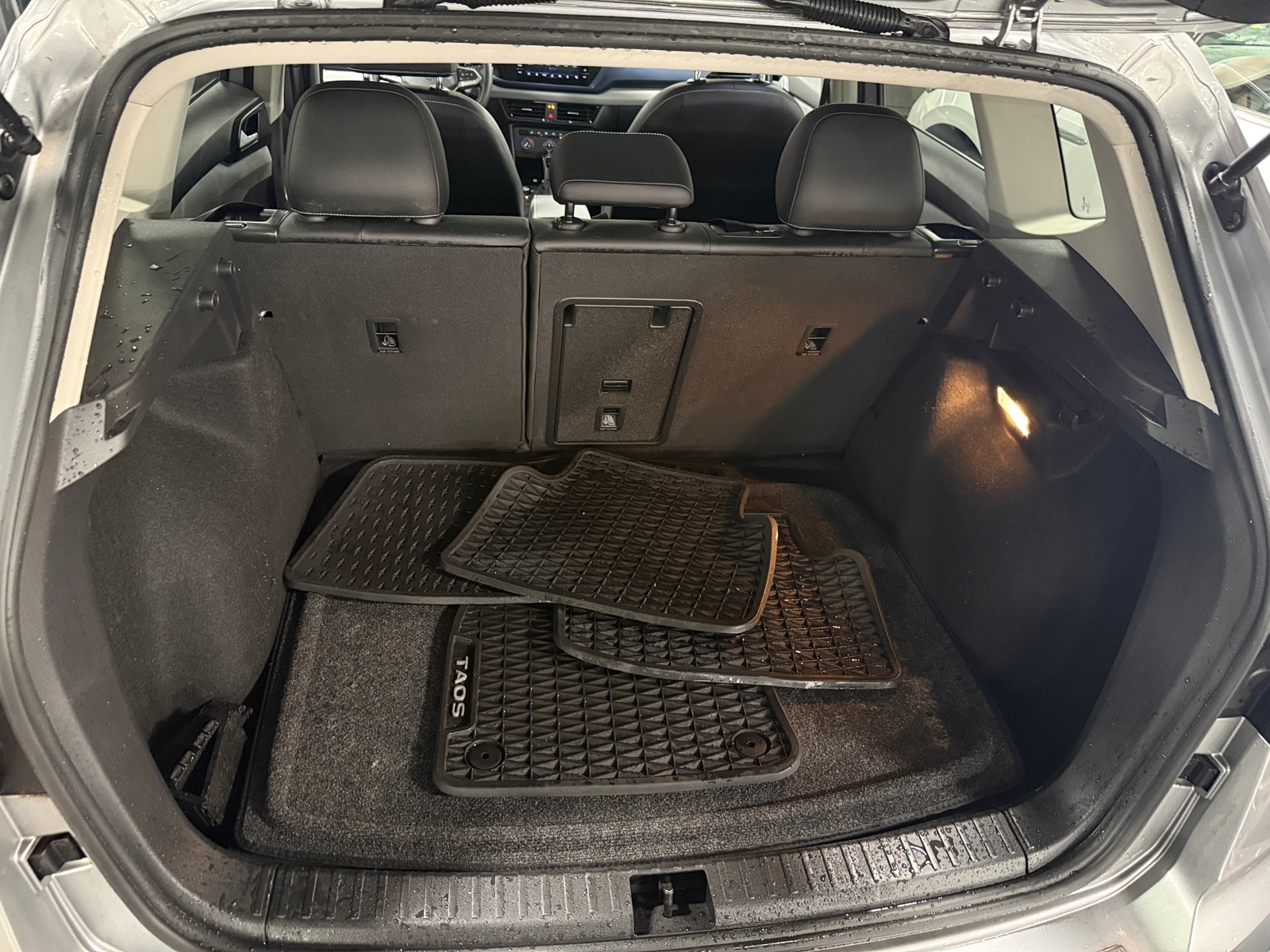 Thumbnail: 2022 Volkswagen Taos - 6