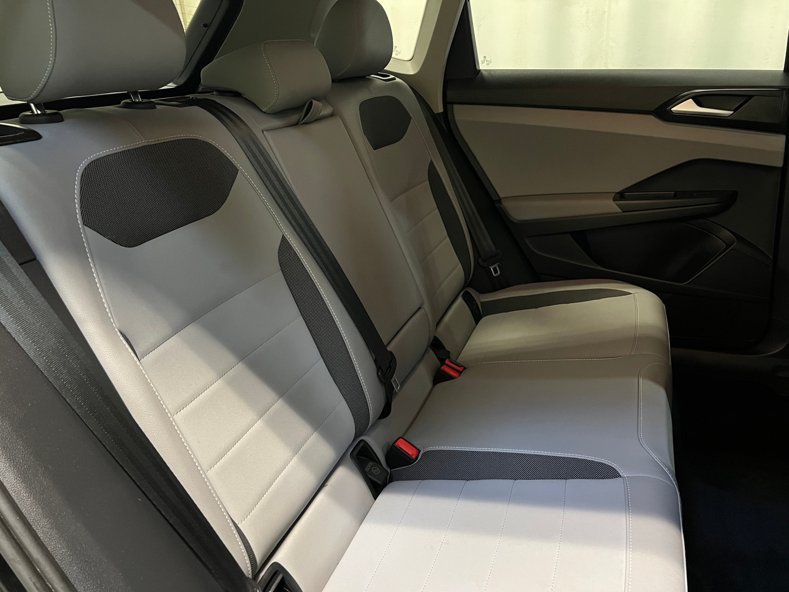 Thumbnail: 2022 Volkswagen Taos - 5