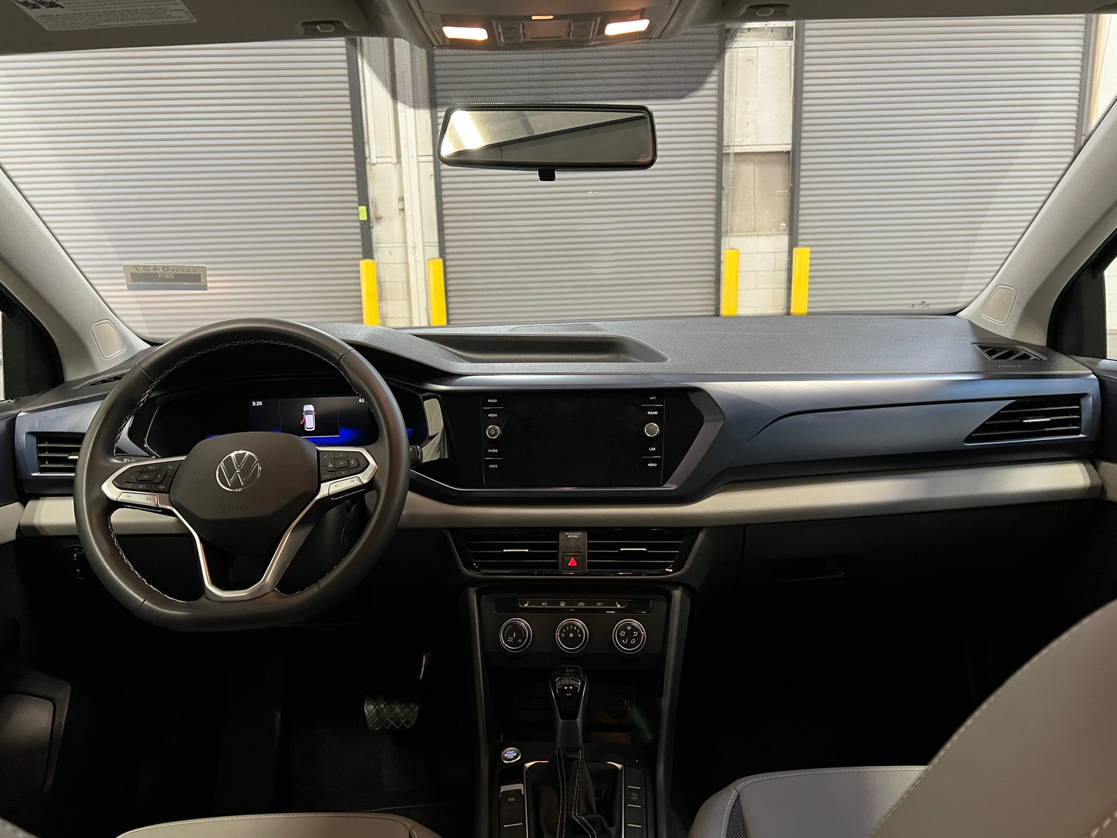 Thumbnail: 2022 Volkswagen Taos - 2