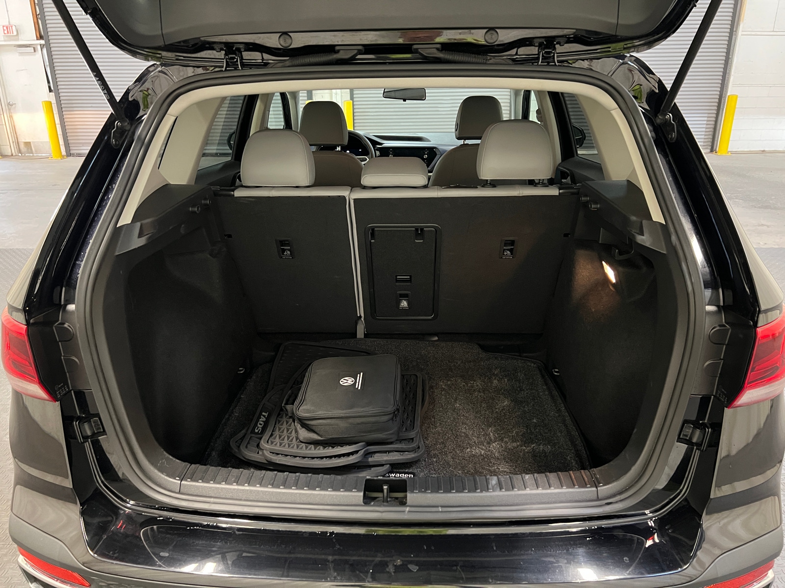 Thumbnail: 2022 Volkswagen Taos - 6