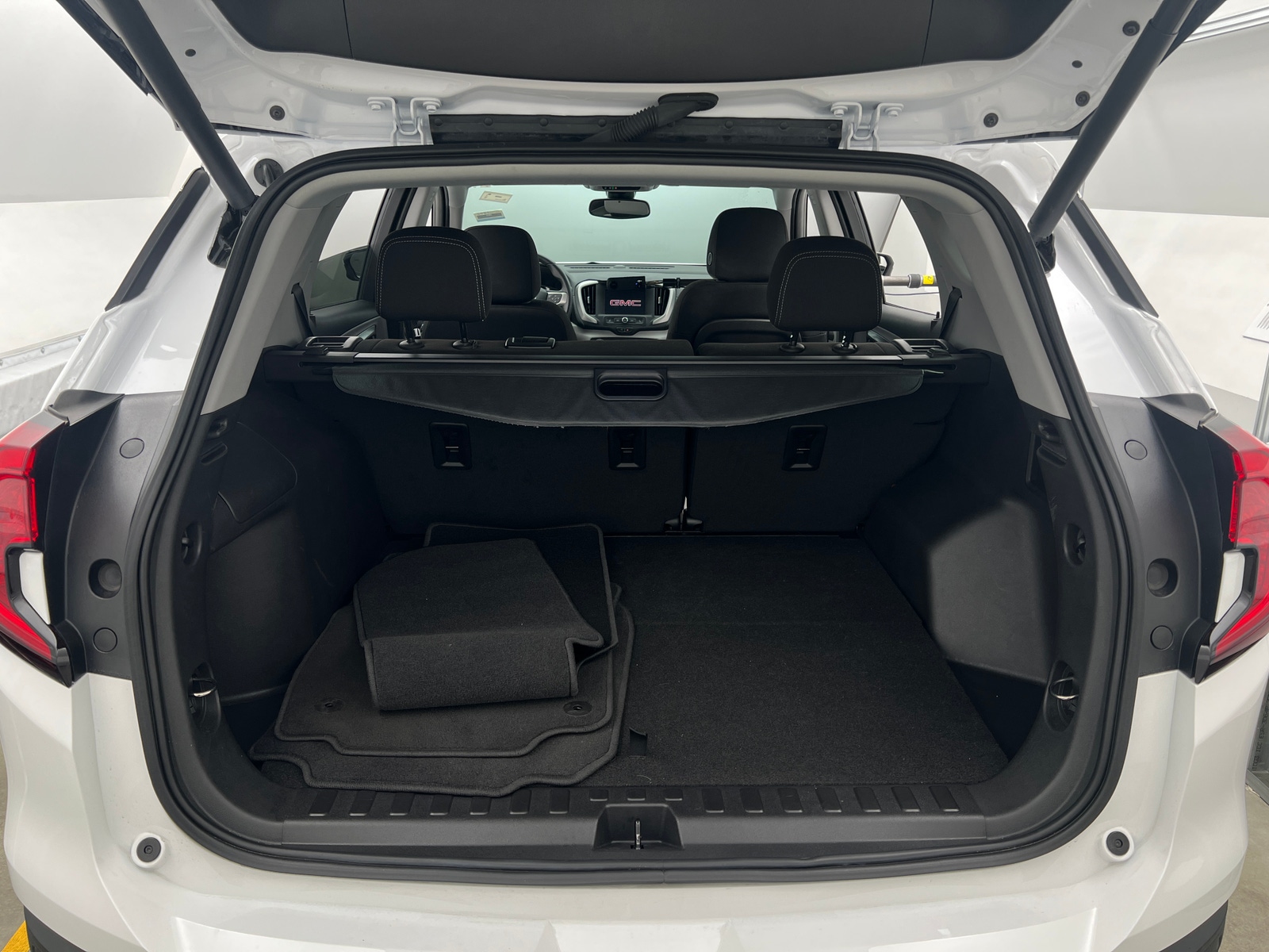 Thumbnail: 2023 GMC Terrain - 7