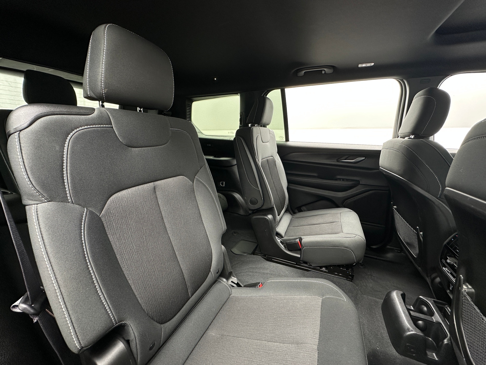 Thumbnail: 2024 Jeep Grand Cherokee L - 6