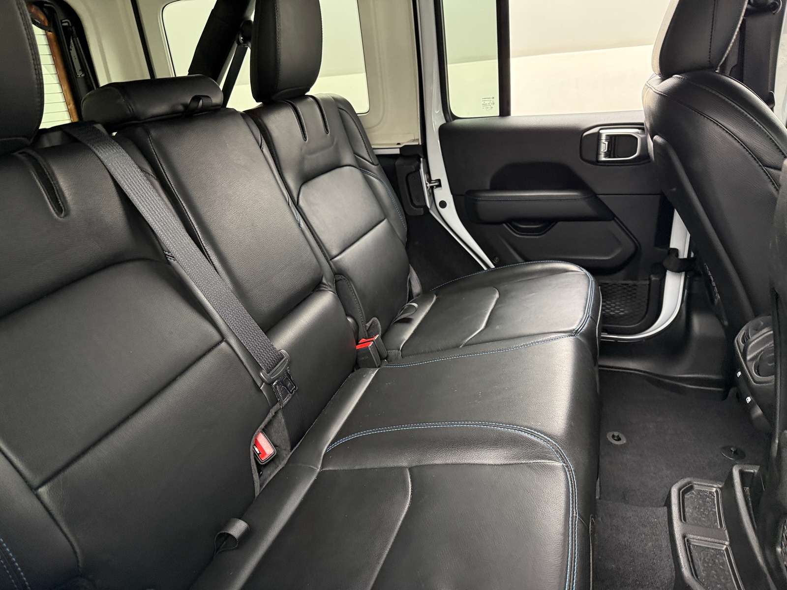 Thumbnail: 2022 Jeep Wrangler - 5