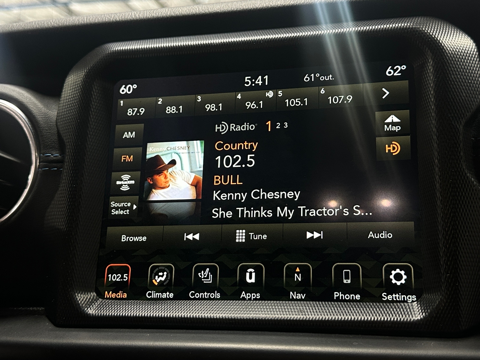 Thumbnail: 2022 Jeep Wrangler - 3