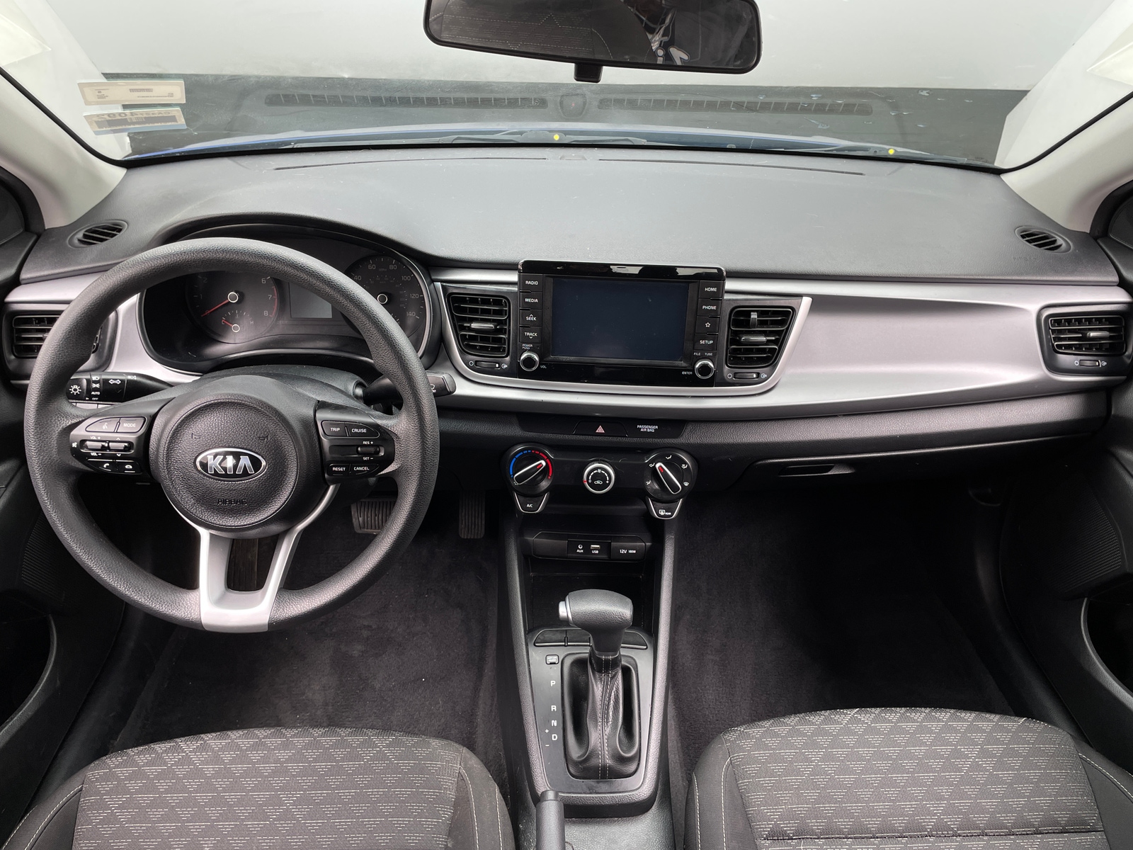 Thumbnail: 2020 Kia Rio - 3