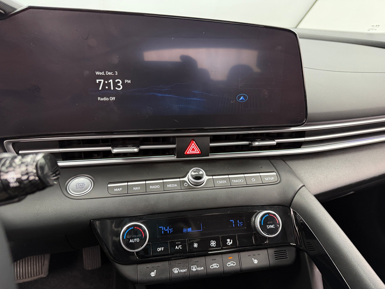 Thumbnail: 2024 Hyundai Elantra - 3