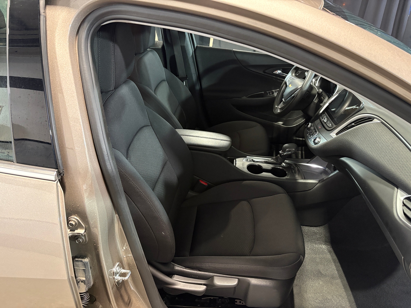 Thumbnail: 2023 Chevrolet Malibu - 2