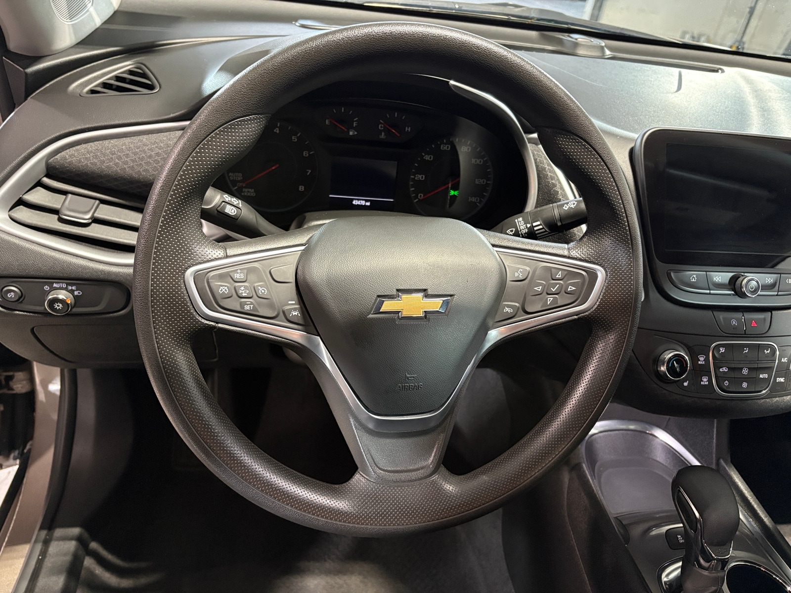 Thumbnail: 2023 Chevrolet Malibu - 5