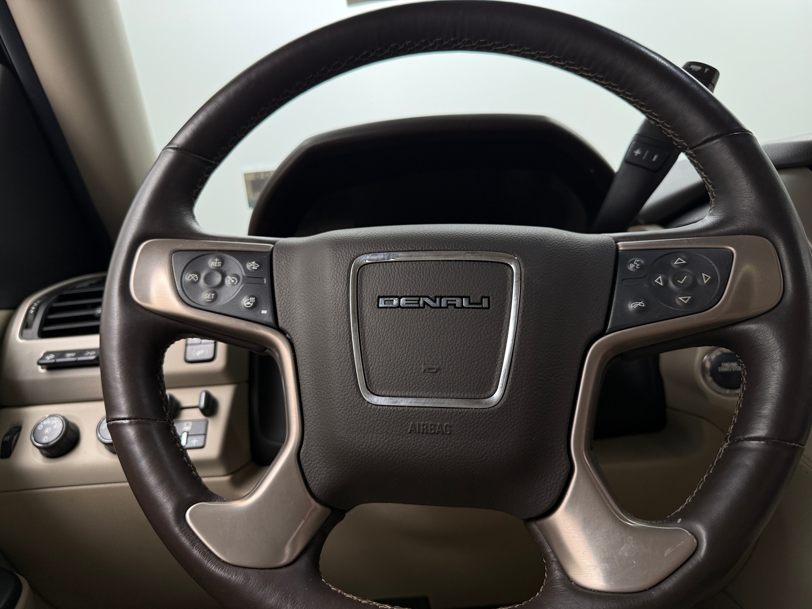 Thumbnail: 2015 GMC Yukon - 4