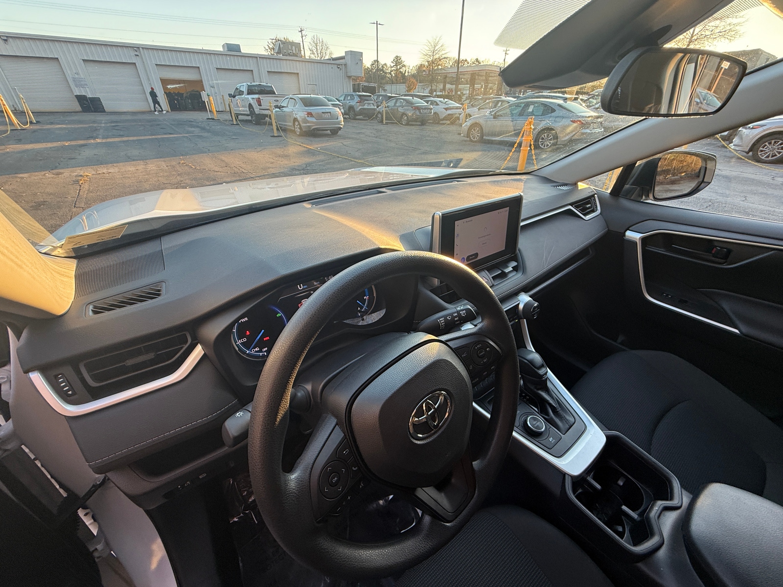 Thumbnail: 2025 Toyota RAV4 - 3