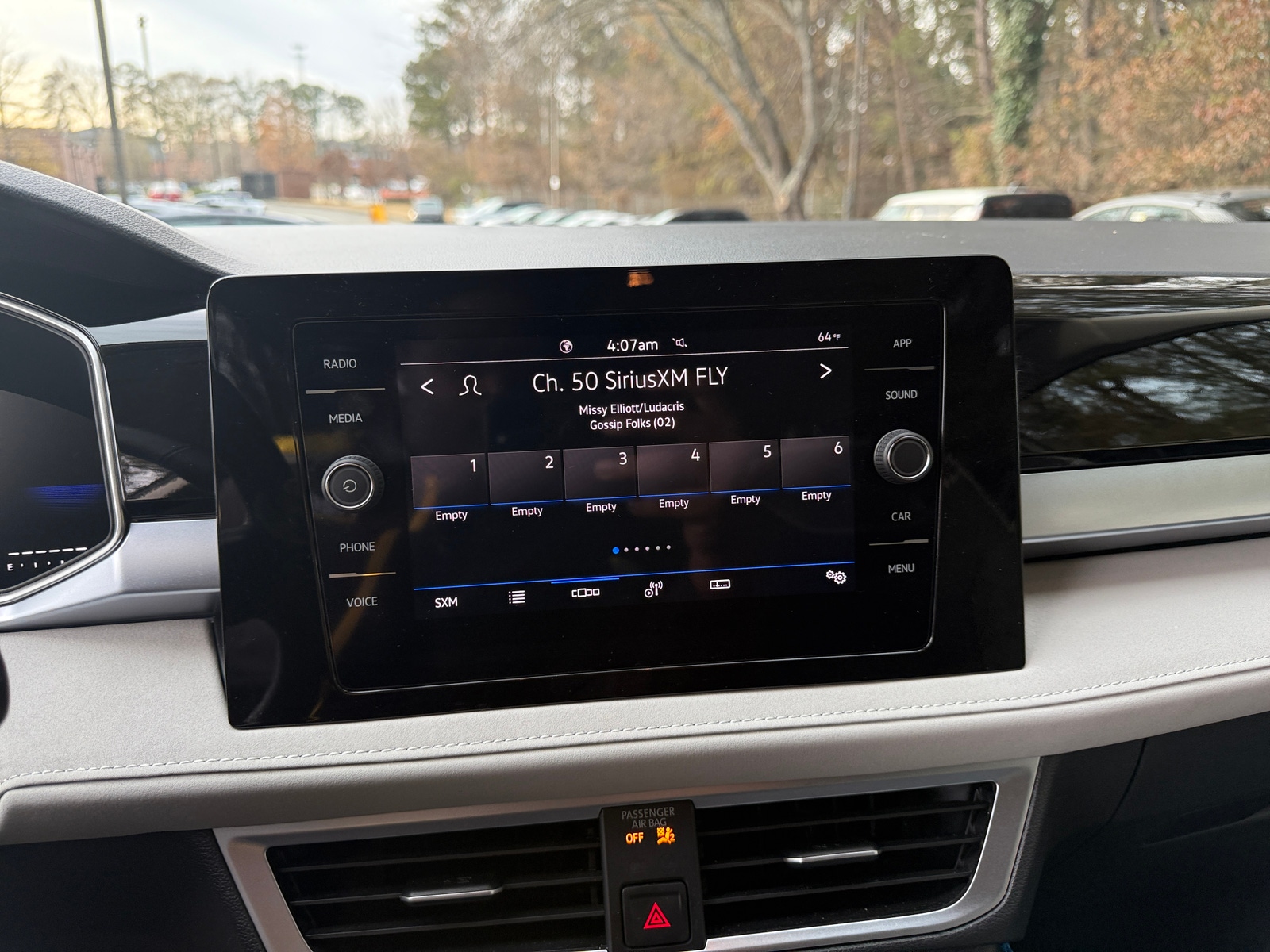 Thumbnail: 2025 Volkswagen Taos - 4