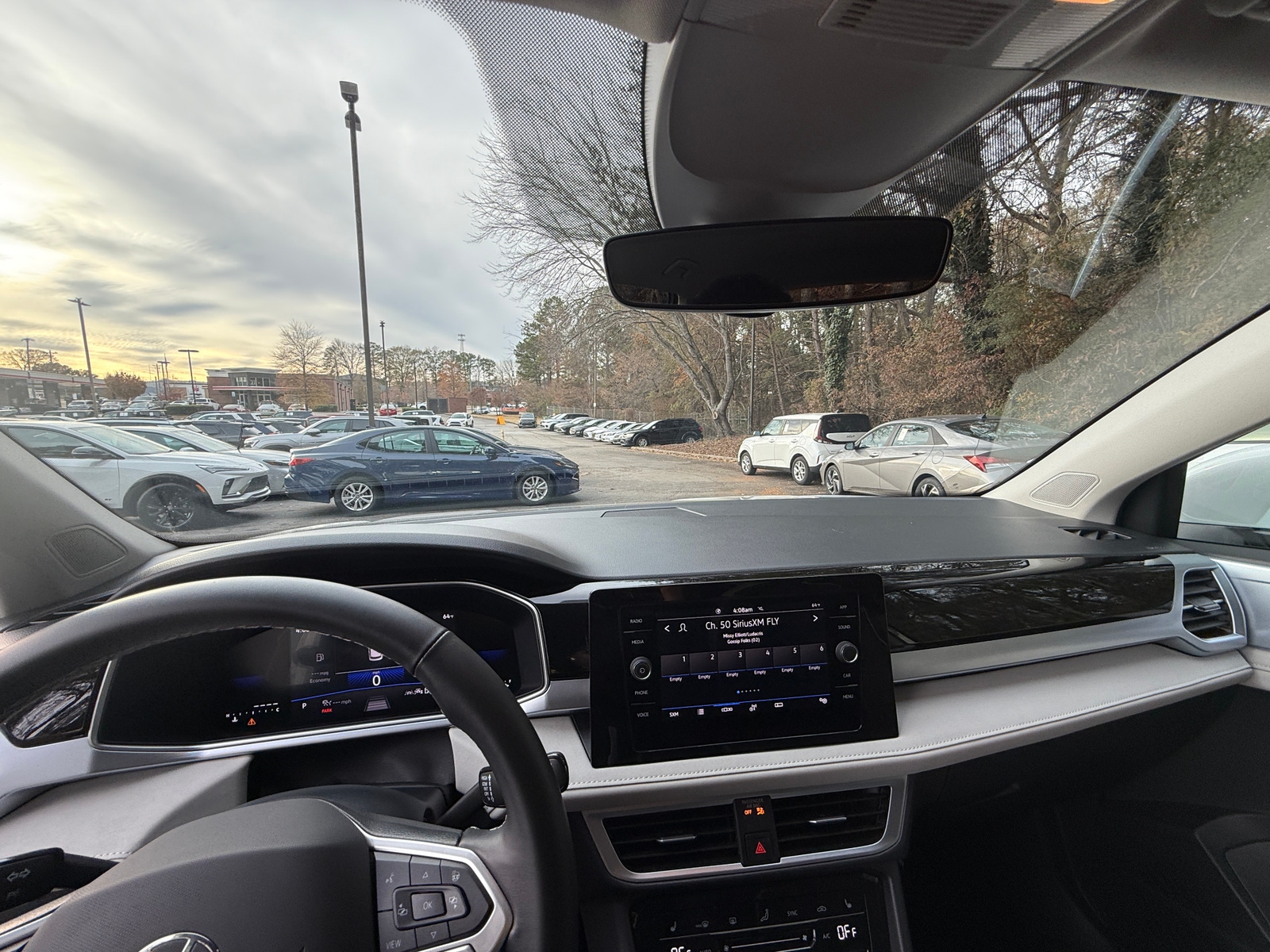 Thumbnail: 2025 Volkswagen Taos - 3