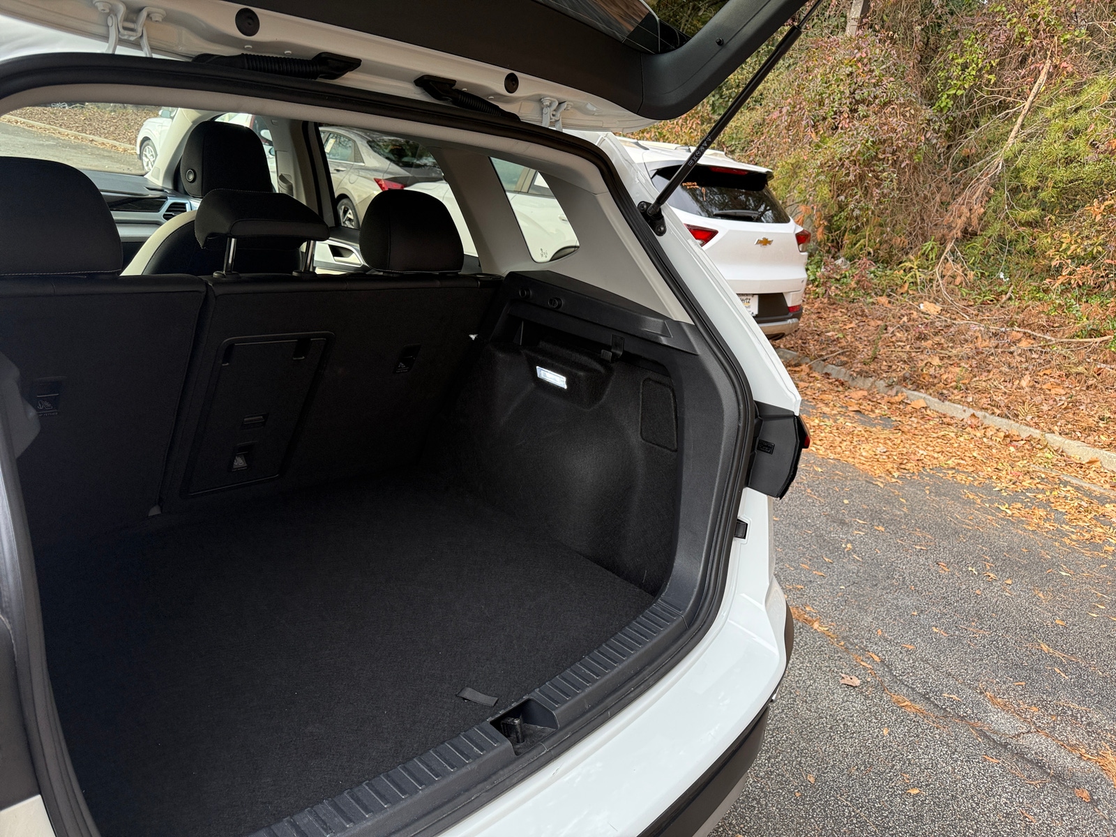 Thumbnail: 2025 Volkswagen Taos - 6