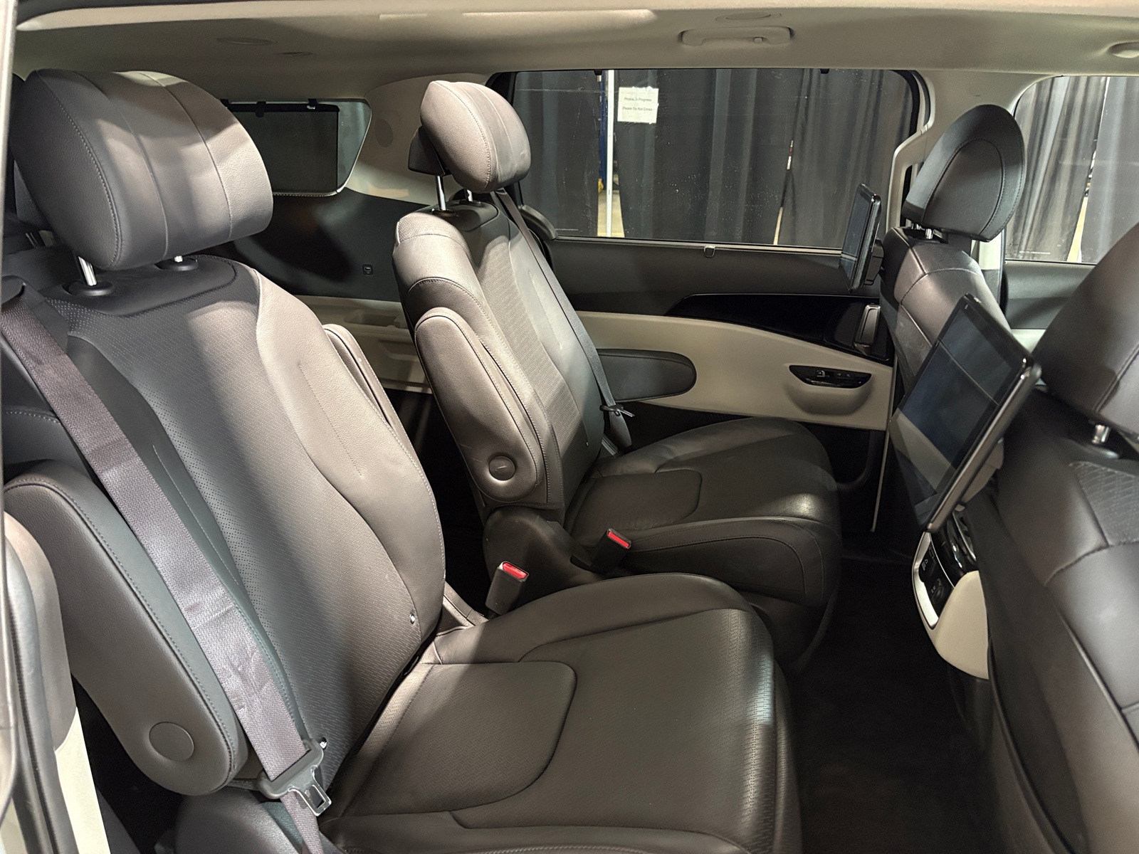 Thumbnail: 2022 Kia Carnival - 5