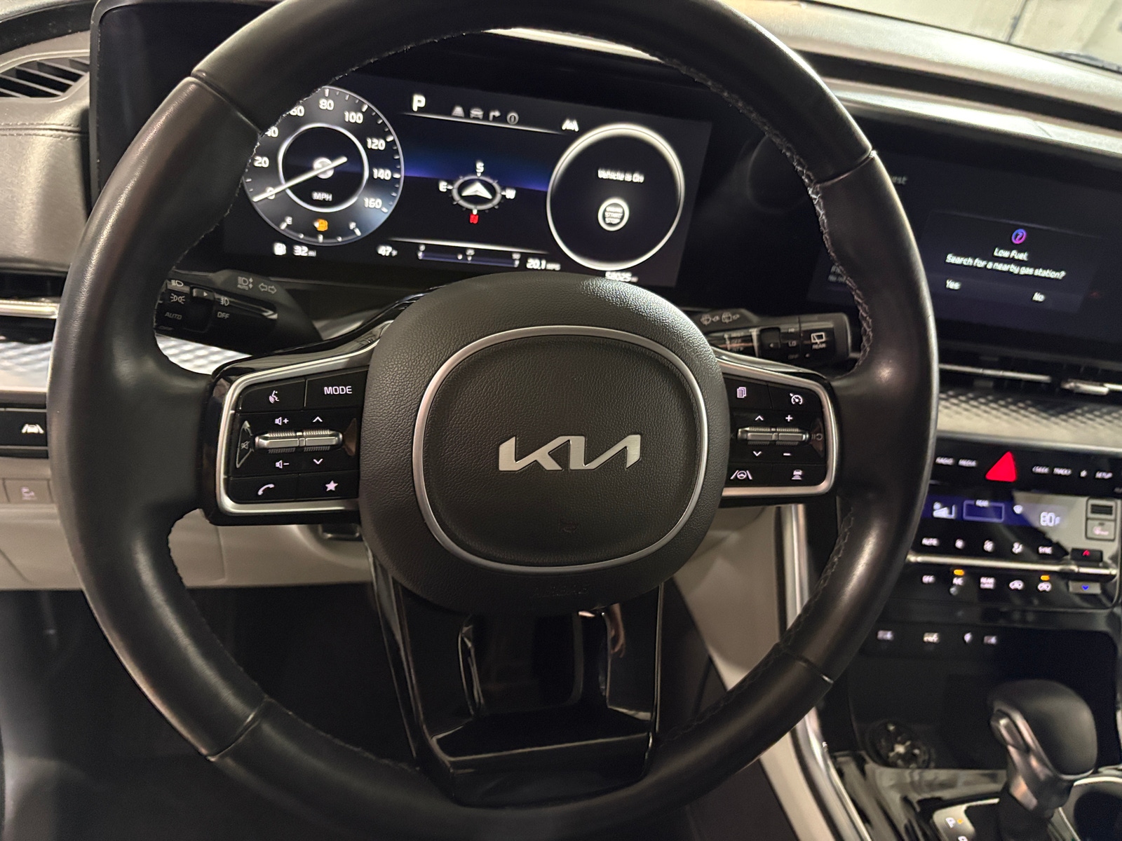 Thumbnail: 2022 Kia Carnival - 4