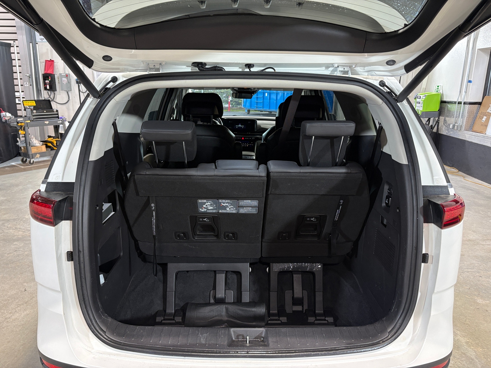 Thumbnail: 2022 Kia Carnival - 6