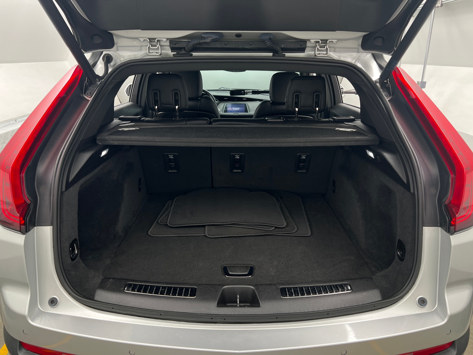 Thumbnail: 2020 Cadillac XT4 - 6