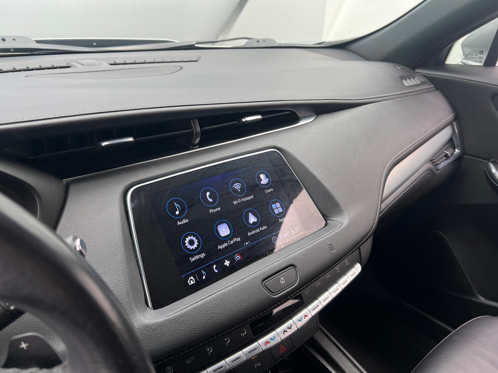 Thumbnail: 2020 Cadillac XT4 - 3