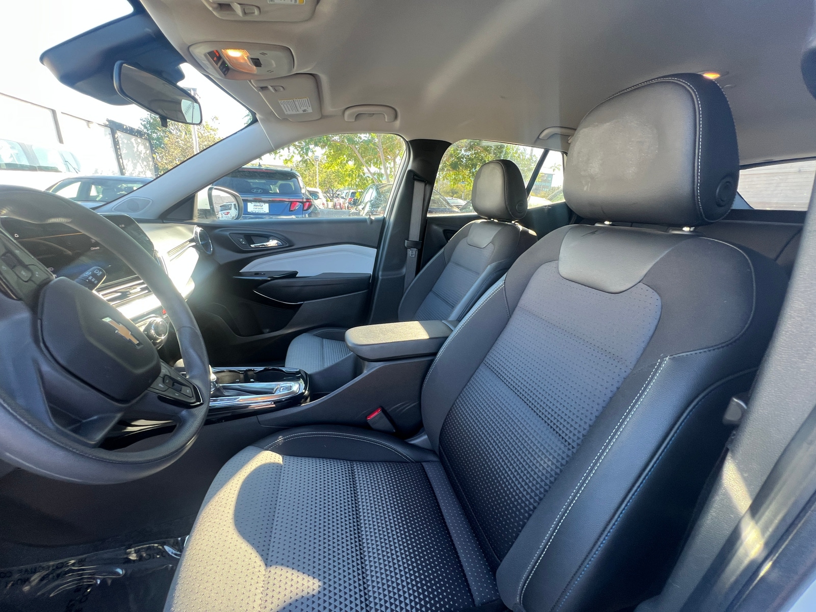 Thumbnail: 2025 Chevrolet Trax - 2