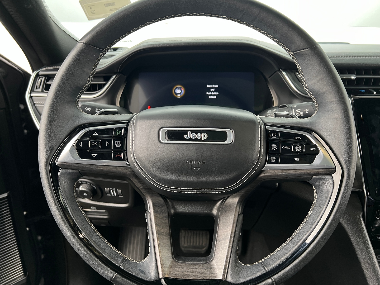 Thumbnail: 2024 Jeep Grand Cherokee - 4