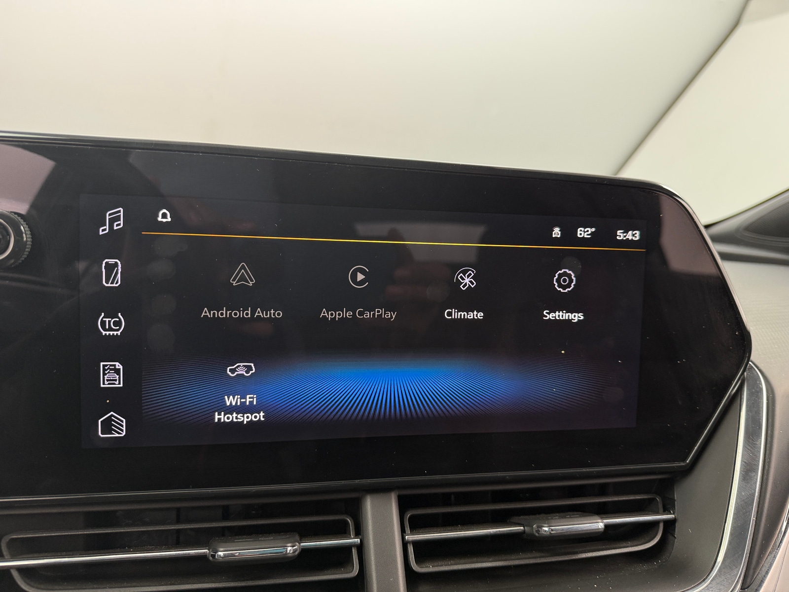 Thumbnail: 2024 Chevrolet Trax - 3