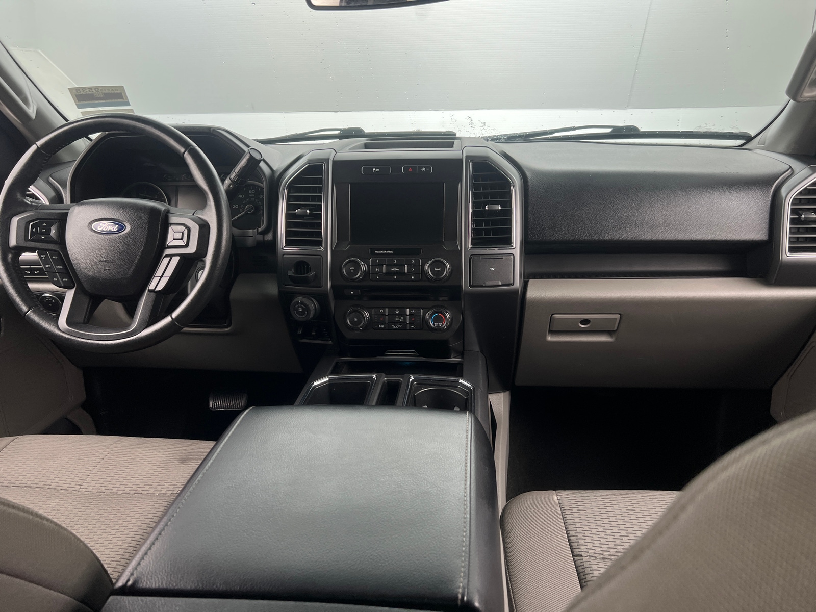 Thumbnail: 2018 Ford Econoline - 3