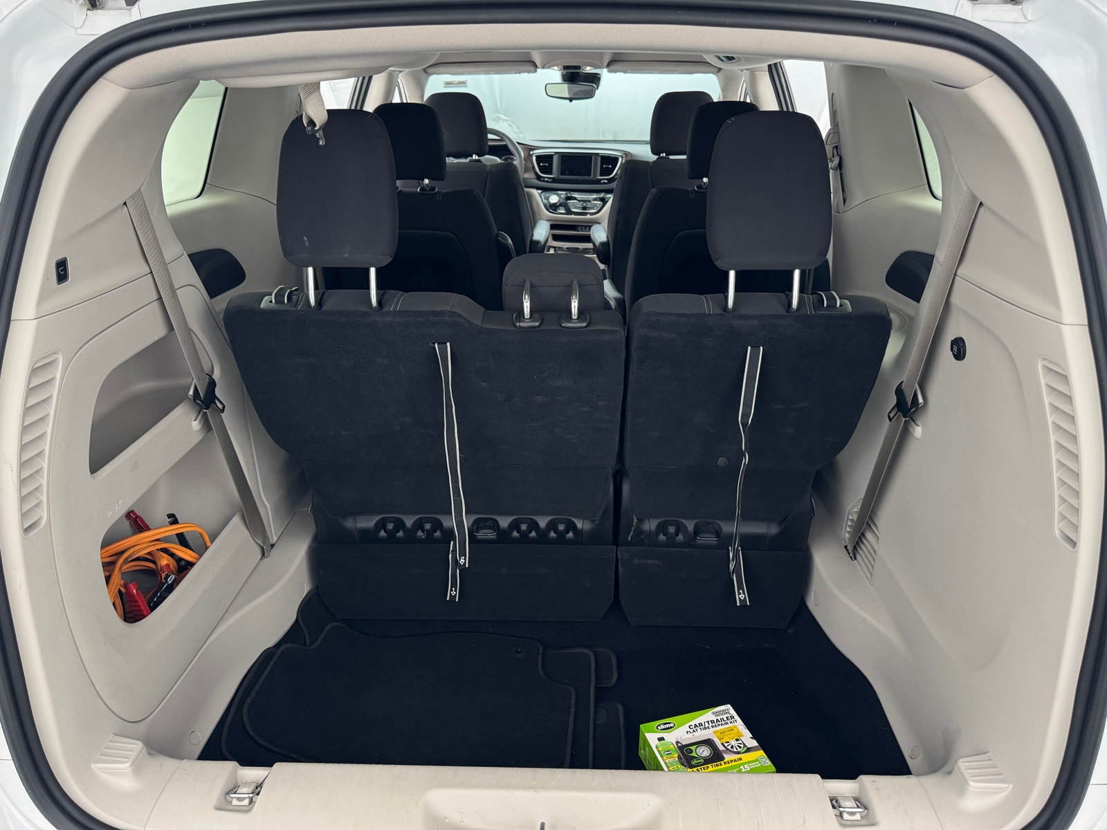 Thumbnail: 2023 Chrysler Voyager - 7