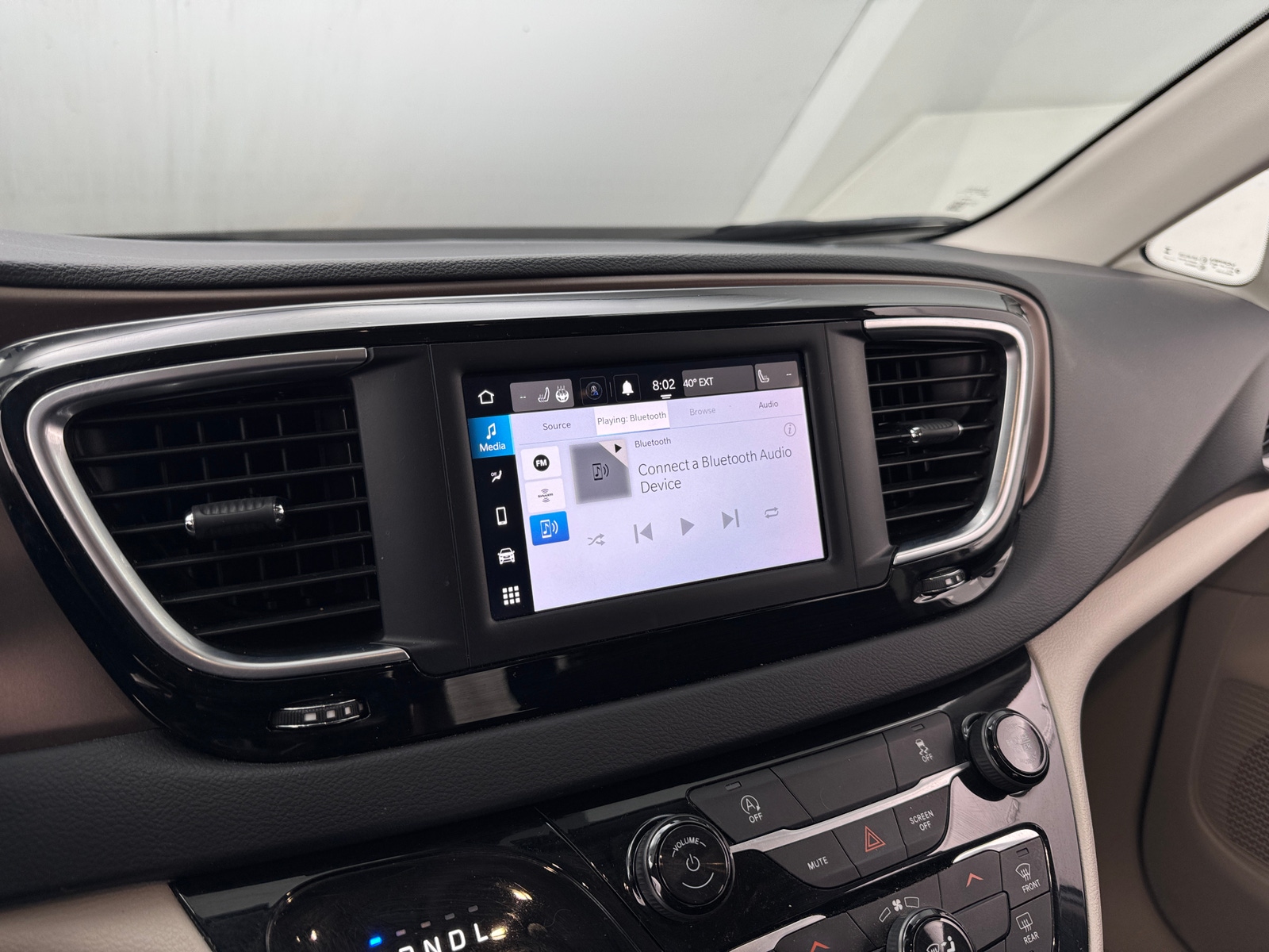 Thumbnail: 2023 Chrysler Voyager - 4