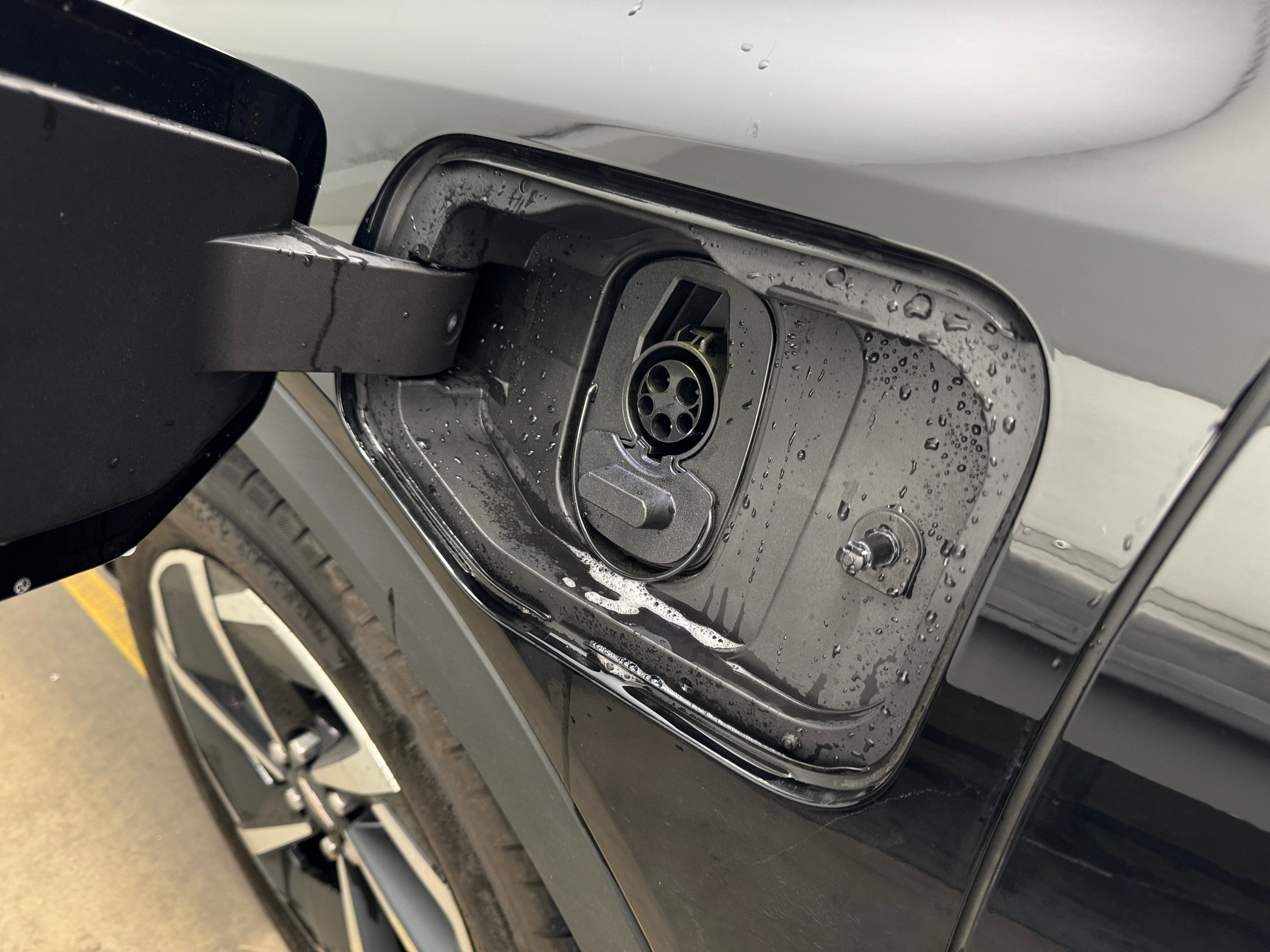 Used 2025 Chevrolet Equinox EV 1LT with VIN 3GN7DMRP0SS196308 for sale in Oak Creek, WI