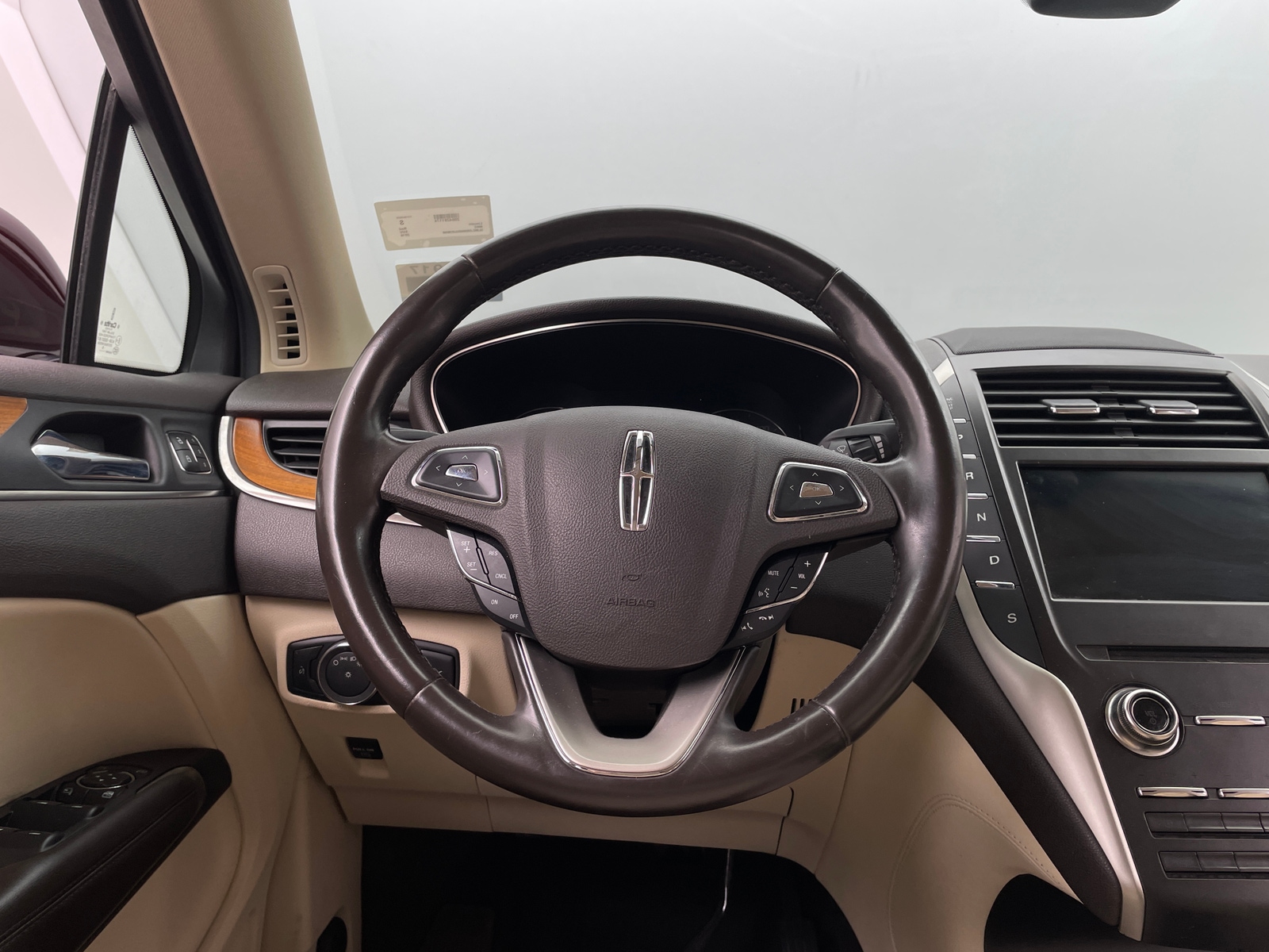 Thumbnail: 2016 Lincoln MKC - 4