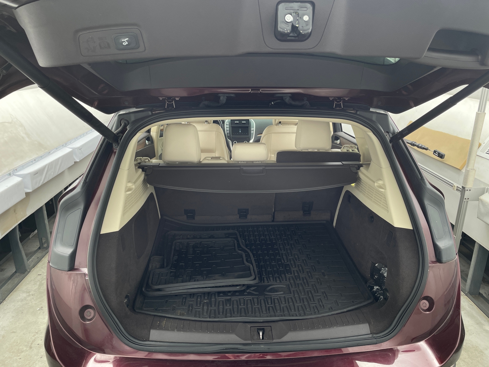 Thumbnail: 2016 Lincoln MKC - 6