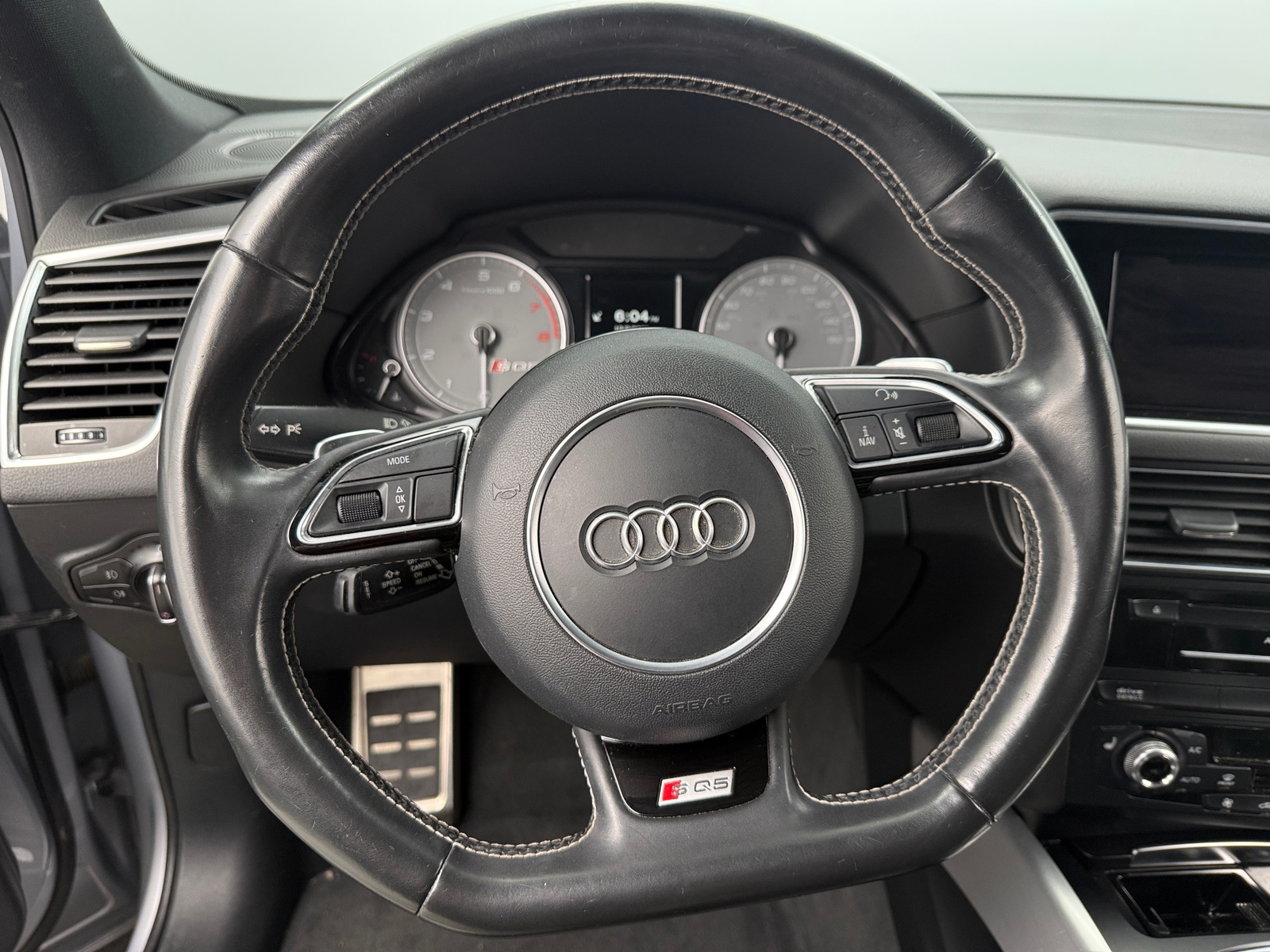 Thumbnail: 2016 Audi SQ5 - 4