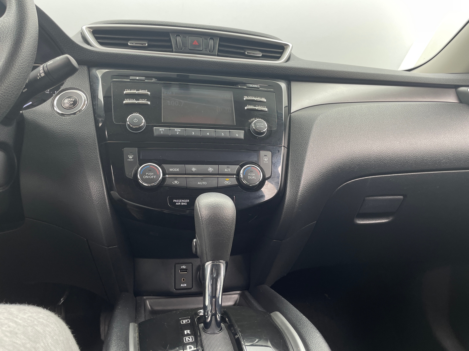 Thumbnail: 2016 Nissan Rogue - 4