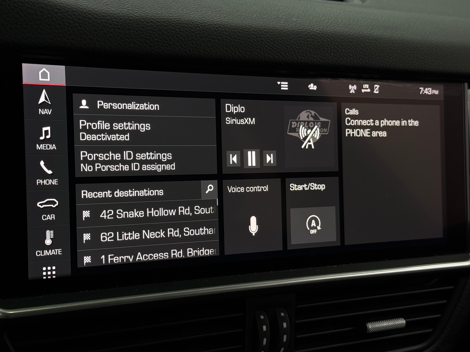 Thumbnail: 2021 Porsche Cayenne - 3