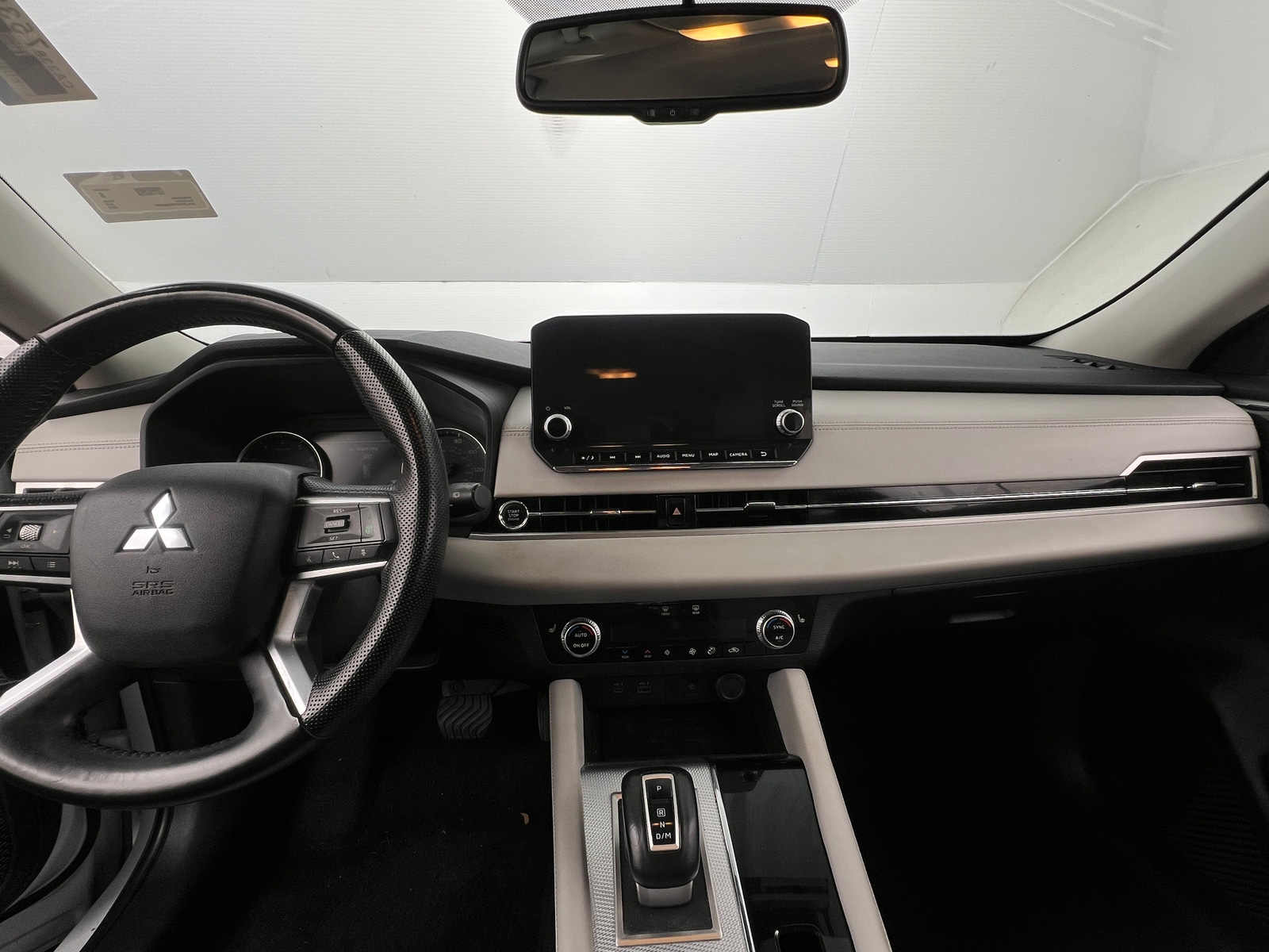 Thumbnail: 2022 Mitsubishi Outlander - 2