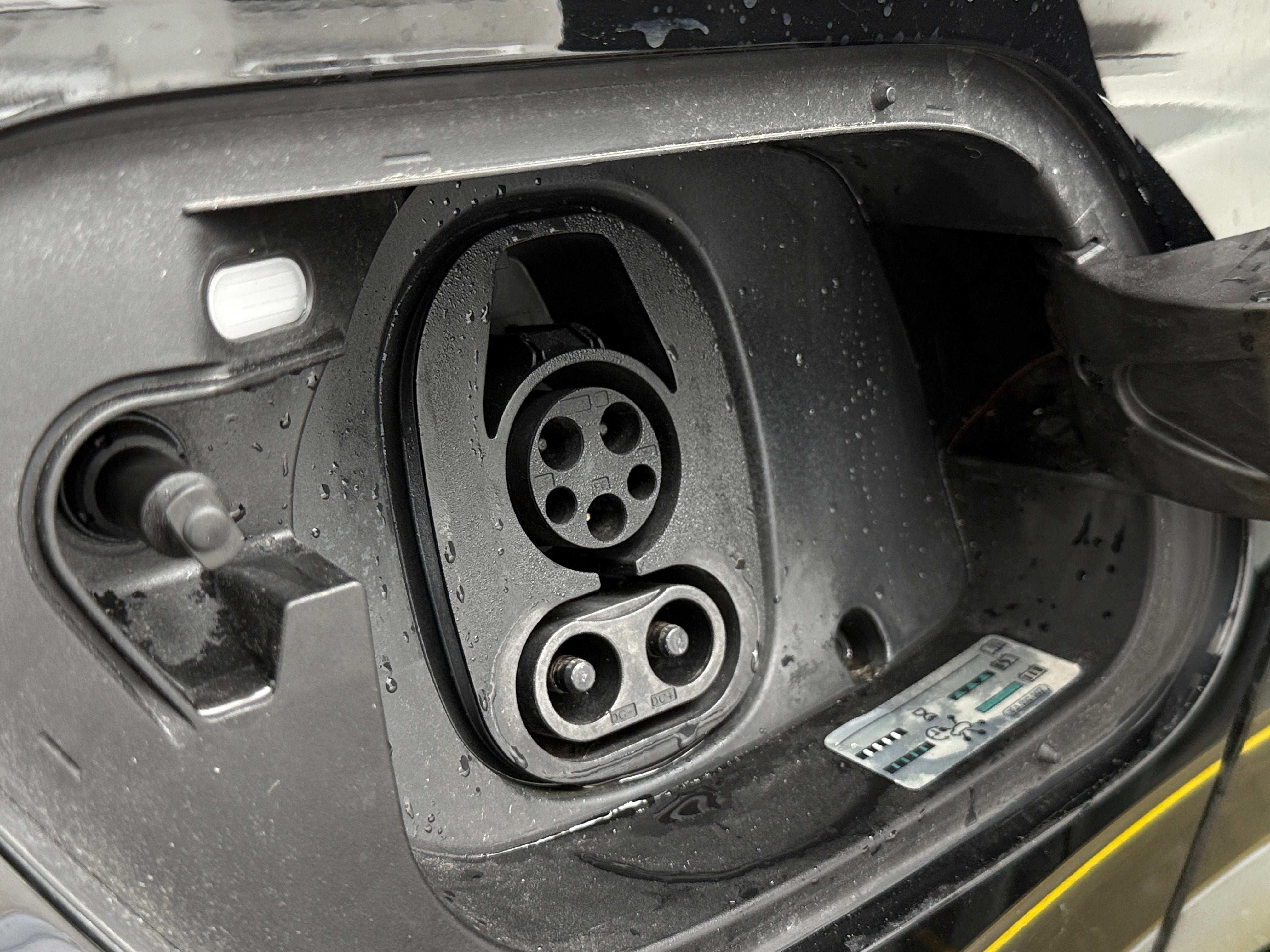 Used 2021 Volkswagen ID.4 PRO S with VIN WVGTMPE20MP022450 for sale in Auburn, WA