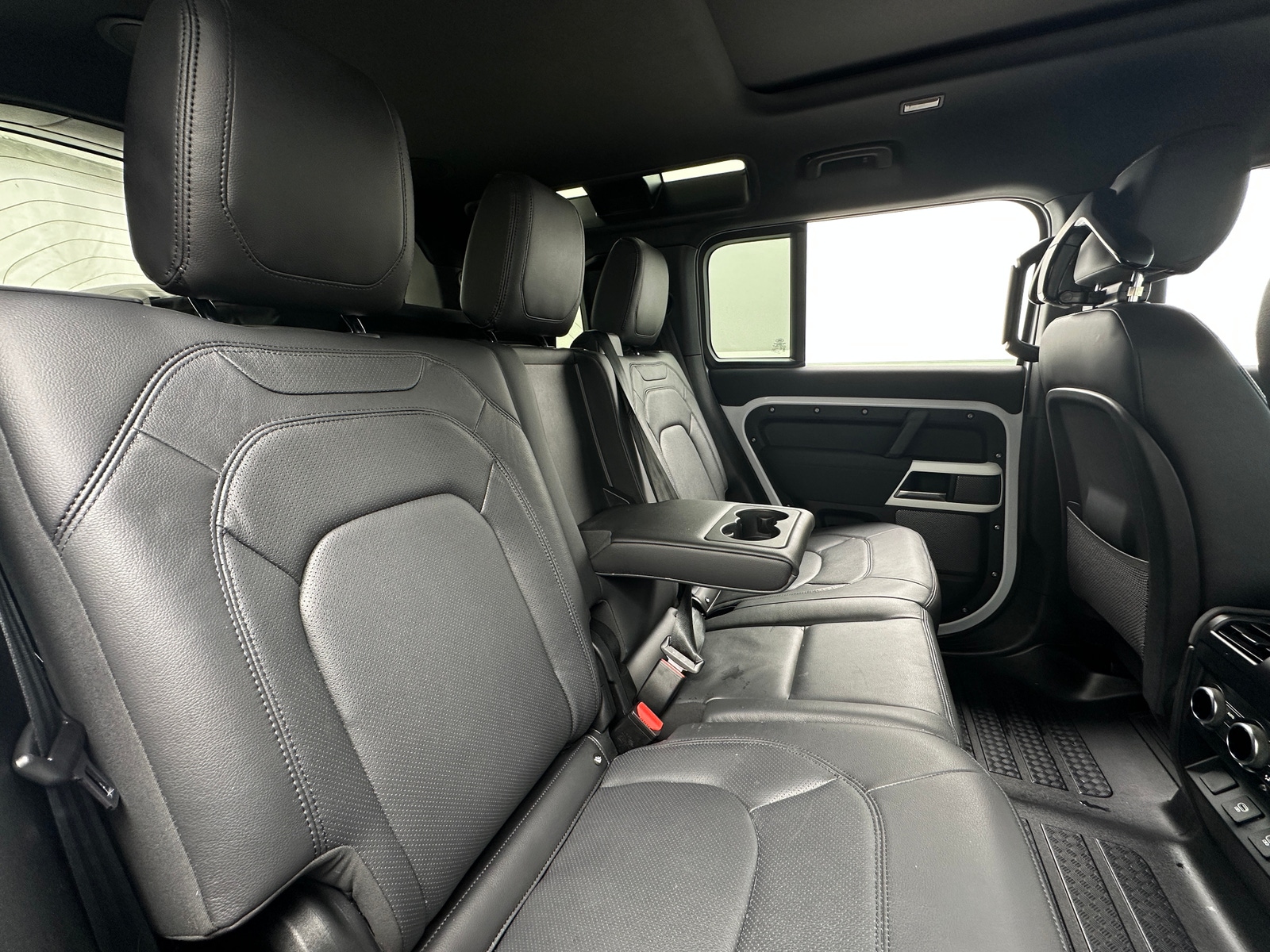 Thumbnail: 2023 Land Rover Defender - 5