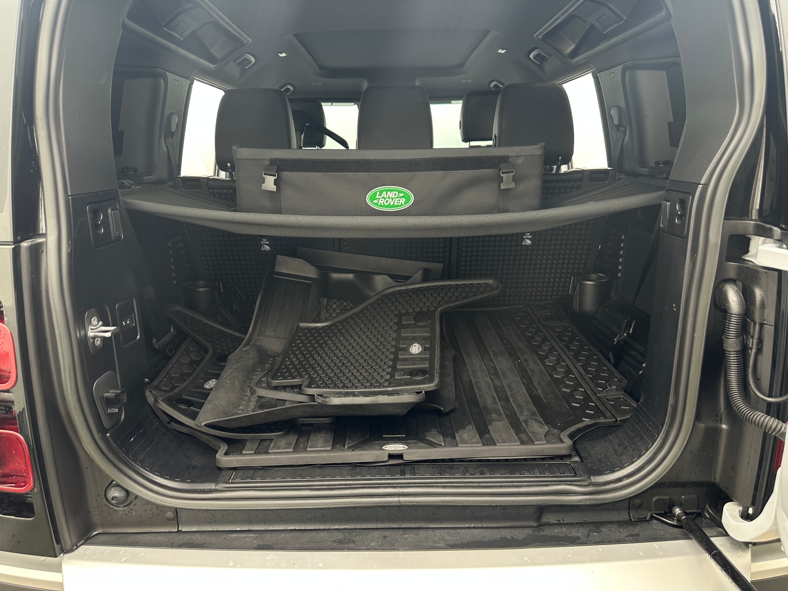 Thumbnail: 2023 Land Rover Defender - 6